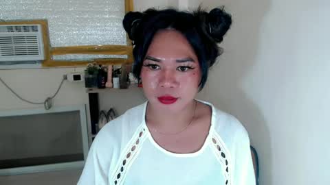 bella_ngo online show from June 30, 1:54 pm