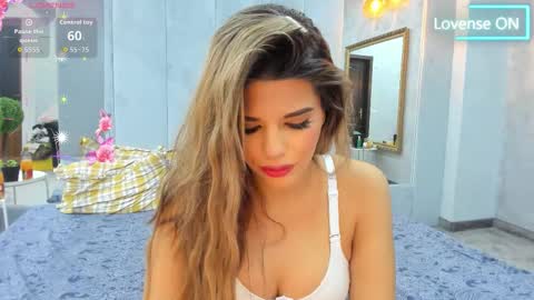 bella_posh online show from October 6, 7:03 am