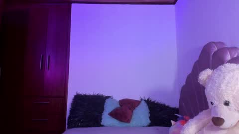 Snapshot of bella_sun_ chatting on December 3, 2:12 am Valeria Model Independent online show from December 3, 2:12 am