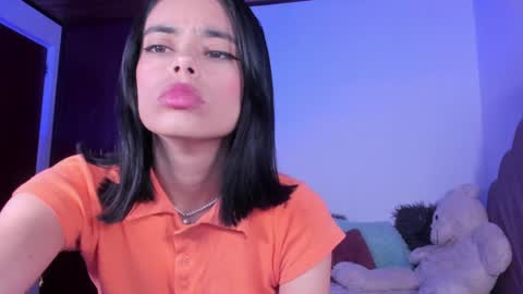 Snapshot of bella_sun_ chatting on January 24, 4:37 am Valeria Model Independent online show from January 24, 4:37 am