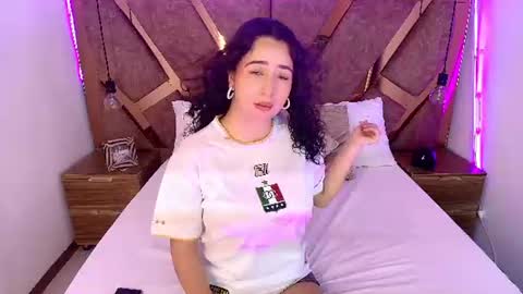 Bella Swwan  online show from June 14, 8:53 pm