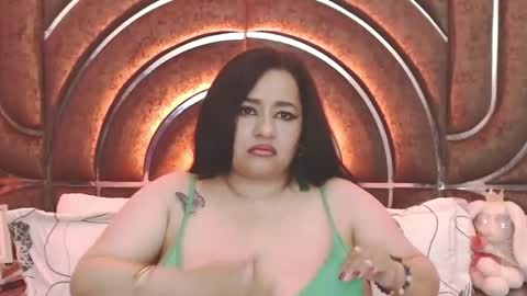 Snapshot of bella_taylor_a chatting on September 23, 1:37 am  Bella Taylore  online show from September 23, 1:37 am