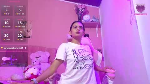 Snapshot of bella_thixx chatting on September 23, 5:38 am bella_thixx online show from September 23, 5:38 am