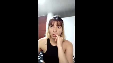 bella_thorne1999 online show from May 8, 11:50 pm