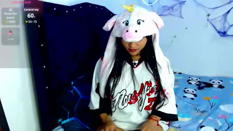 bella_warzon online show from October 19, 5:09 am