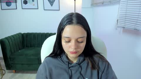 Snapshot of bellaa_hadid_ chatting on December 28, 11:52 am Bella Hadid online show from December 28, 11:52 am
