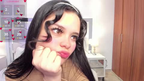 Snapshot of bellaa_hadid_ chatting on September 27, 11:50 am Bella Hadid online show from September 27, 11:50 am