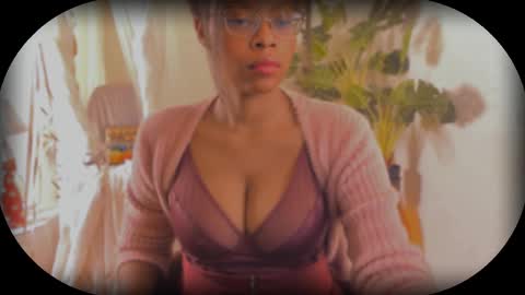 Snapshot of bellablakes18 chatting on September 13, 2:41 am Bellah Blakes-Sarah Scrumptious Lee online show from September 13, 2:41 am