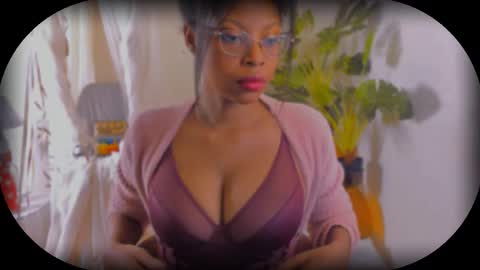 Snapshot of bellablakes18 chatting on September 14, 2:42 am Bellah Blakes-Sarah Scrumptious Lee online show from September 14, 2:42 am