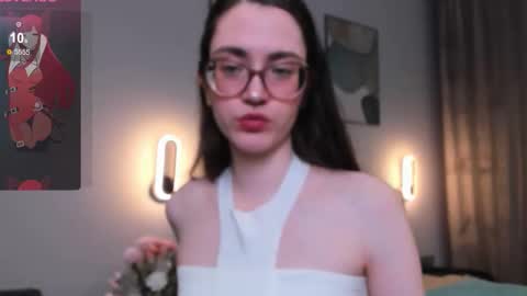 Snapshot of bellacatlovesmeat chatting on October 9, 7:18 pm BellaCatLovesMeat online show from October 9, 7:18 pm