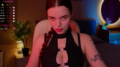 Snapshot of belladevile_ chatting on October 11, 7:57 am belladevile_ online show from October 11, 7:57 am