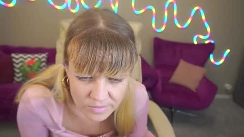 Bella online show from October 7, 2:10 pm