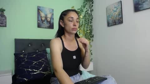 Bella online show from October 25, 3:08 pm