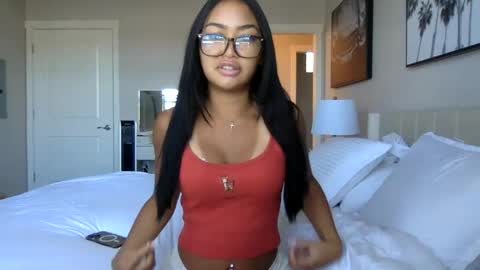 Snapshot of bellamillerx chatting on September 25, 6:06 pm Bella online show from September 25, 6:06 pm