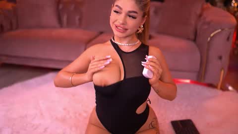 Bella online show from March 17, 7:40 pm