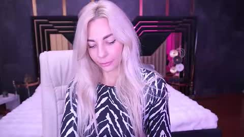 Bella online show from November 23, 10:00 pm