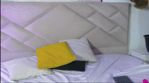 BellaRoux online show from March 2, 12:01 pm