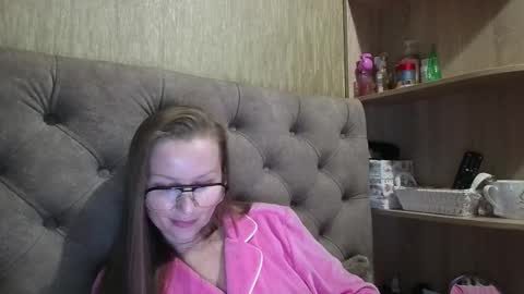 Amelia online show from November 17, 8:20 pm