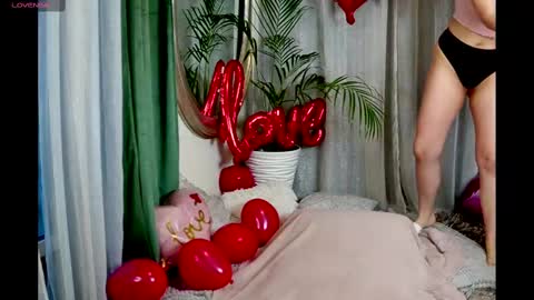 Belle online show from February 17, 5:25 am