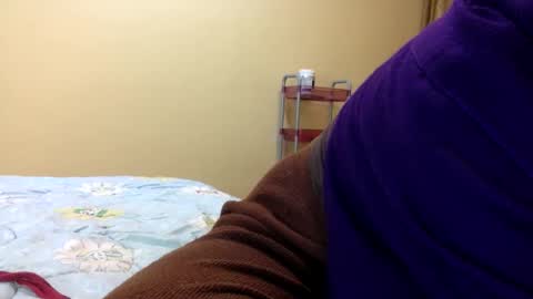 Snapshot of bermudatriangle12 chatting on October 15, 4:42 pm tixxie online show from October 15, 4:42 pm