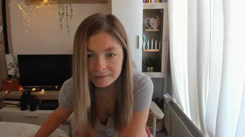 Vicky   online show from March 10, 8:40 am