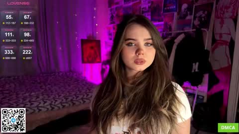 Snapshot of bestie_me chatting on October 18, 5:26 pm Emily Stream every day online show from October 18, 5:26 pm