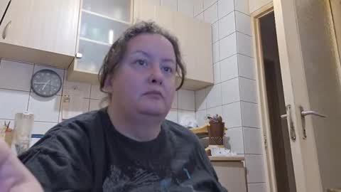 Snapshot of bethnorth chatting on October 13, 3:42 am bethnorth online show from October 13, 3:42 am