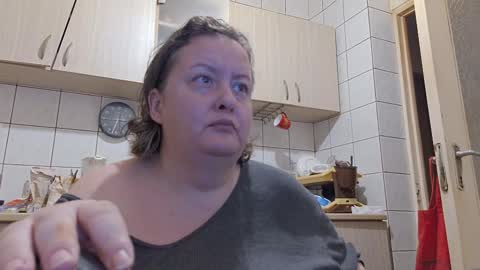 Snapshot of bethnorth chatting on October 12, 3:31 am bethnorth online show from October 12, 3:31 am