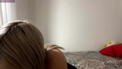 BlondeReka ITS MY 1st DAY HERE online show from December 14, 2:45 pm