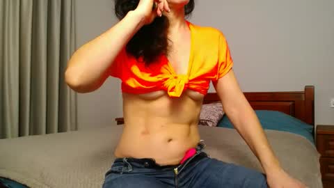 Snapshot of betty_sw chatting on January 22, 12:06 pm betty_sw online show from January 22, 12:06 pm