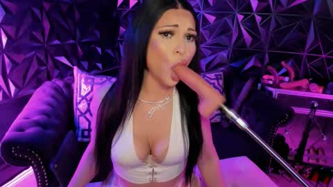 NatashaxoBangs online show from December 14, 4:51 am