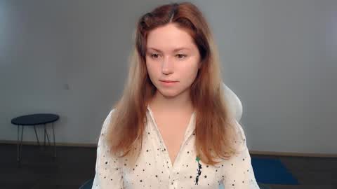 Snapshot of bettystar_ chatting on December 6, 7:22 pm Betty online show from December 6, 7:22 pm