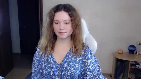 Snapshot of bettystar_ chatting on September 25, 9:34 pm Betty online show from September 25, 9:34 pm