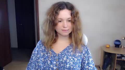 Snapshot of bettystar_ chatting on September 17, 8:40 pm Betty online show from September 17, 8:40 pm