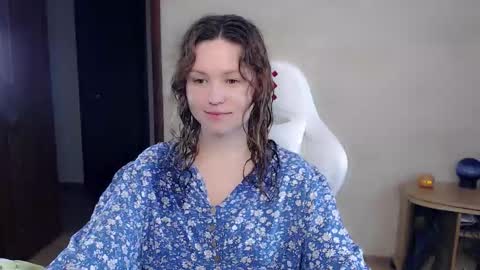 Snapshot of bettystar_ chatting on September 13, 7:22 pm Betty online show from September 13, 7:22 pm