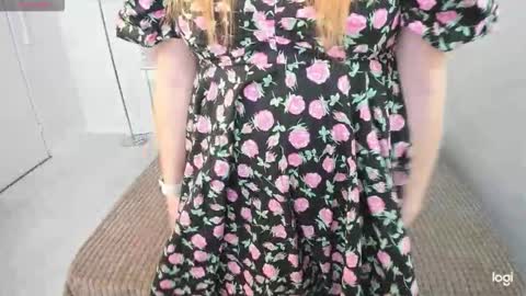 Snapshot of bettyurbane chatting on October 14, 4:48 am Mila Sweet online show from October 14, 4:48 am