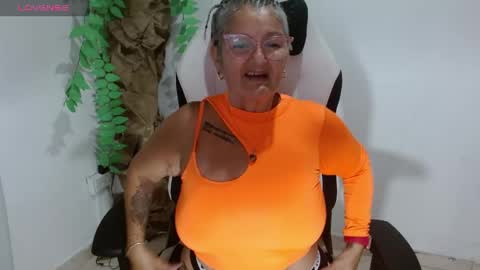 bibiana online show from April 19, 6:32 pm