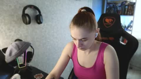 beverly_yay online show from April 29, 9:01 am