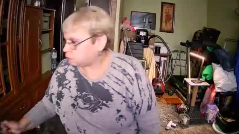 BeverlyQCynia online show from November 12, 11:52 am