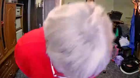 BeverlyQCynia online show from October 24, 1:40 pm