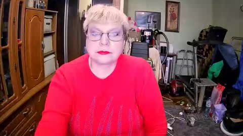 BeverlyQCynia online show from November 6, 11:49 am