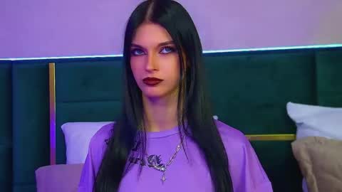 Snapshot of beverlyyork chatting on September 12, 8:45 am Beverly online show from September 12, 8:45 am