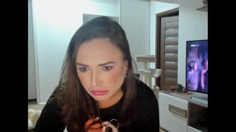   BeyonceDoll       Twitter DollBeyonce    online show from January 25, 7:49 pm