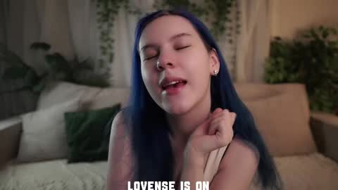 Eliz online show from December 16, 1:11 am