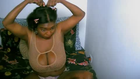 Snapshot of bianca_ebony chatting on September 22, 7:40 am bianca ebony online show from September 22, 7:40 am