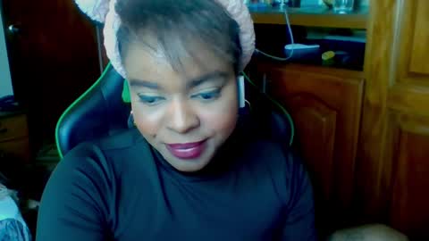 Snapshot of bianca_ebony chatting on January 4, 5:37 am bianca ebony online show from January 4, 5:37 am
