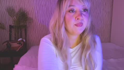 Snapshot of big_ass_blonde chatting on January 22, 5:05 am Eva online show from January 22, 5:05 am