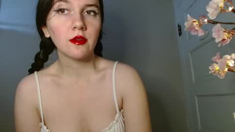 Isabella online show from December 4, 5:24 pm