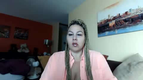 Snapshot of bigbreastsabrina chatting on December 18, 4:28 pm BIG BREAST SABRINA online show from December 18, 4:28 pm
