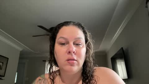 Snapshot of bigbreastsabrina chatting on October 1, 8:47 pm BIG BREAST SABRINA online show from October 1, 8:47 pm
